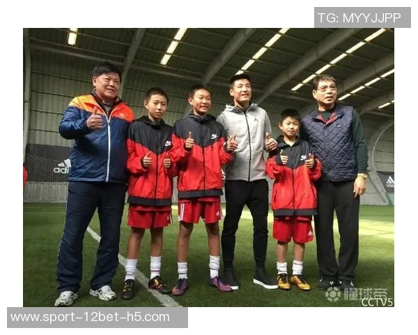 崇明五虎齐聚一堂武磊等人拜访徐根宝共话足球梦想